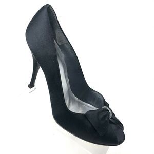 Stuart Weitzman Black Satin Pump Womens 8.5 M Peep Toe Rhinestone Ring Detail